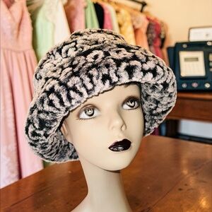 Vintage Ben Berger Luxury Collection Black Faux Fur Zhivago Leopard Ladies Hat